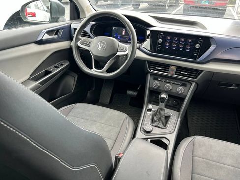 Certified 2022 Volkswagen Taos SE AWD/4WD image 9