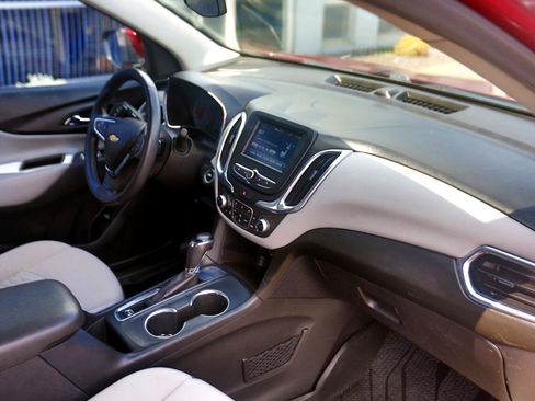 Used 2018 Chevrolet Equinox LT image 19