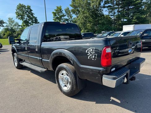 Used 2015 Ford F250 XLT w/ Camper Package AWD/4WD image 3