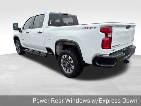 Used 2021 Chevrolet Silverado 2500 Custom w/ Custom Value Package image 11