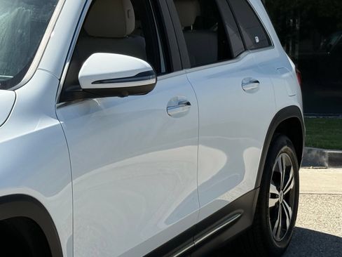 Used 2026 Mercedes-Benz GLB 250 image 4