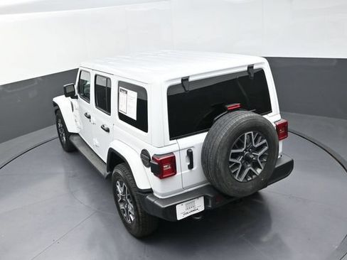 Used 2024 Jeep Wrangler Unlimited Sahara AWD/4WD image 15