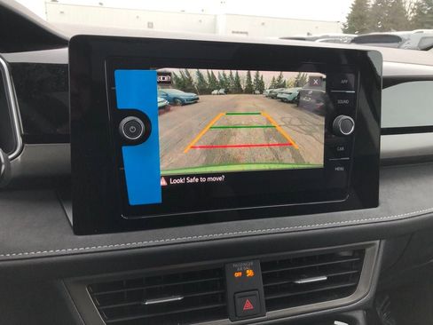 New 2026 Volkswagen Taos SE image 26