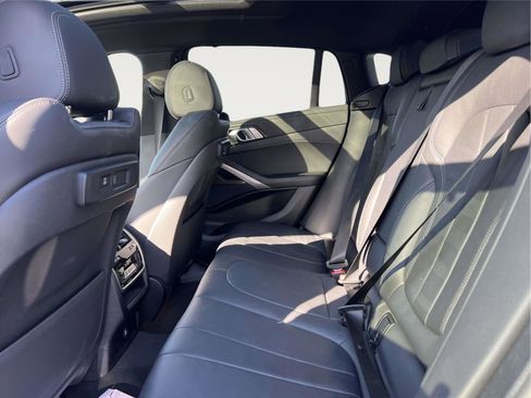 Used 2022 BMW X6 xDrive40i w/ Executive Package image 12