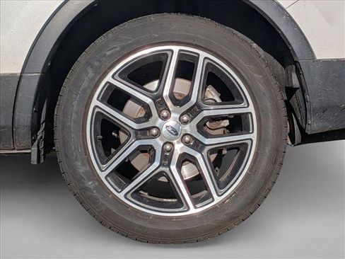 Used 2016 Ford Explorer Sport w/ Equipment Group 401A AWD/4WD image 9