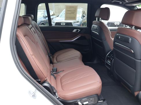 Used 2026 BMW X7 M60i AWD/4WD image 22