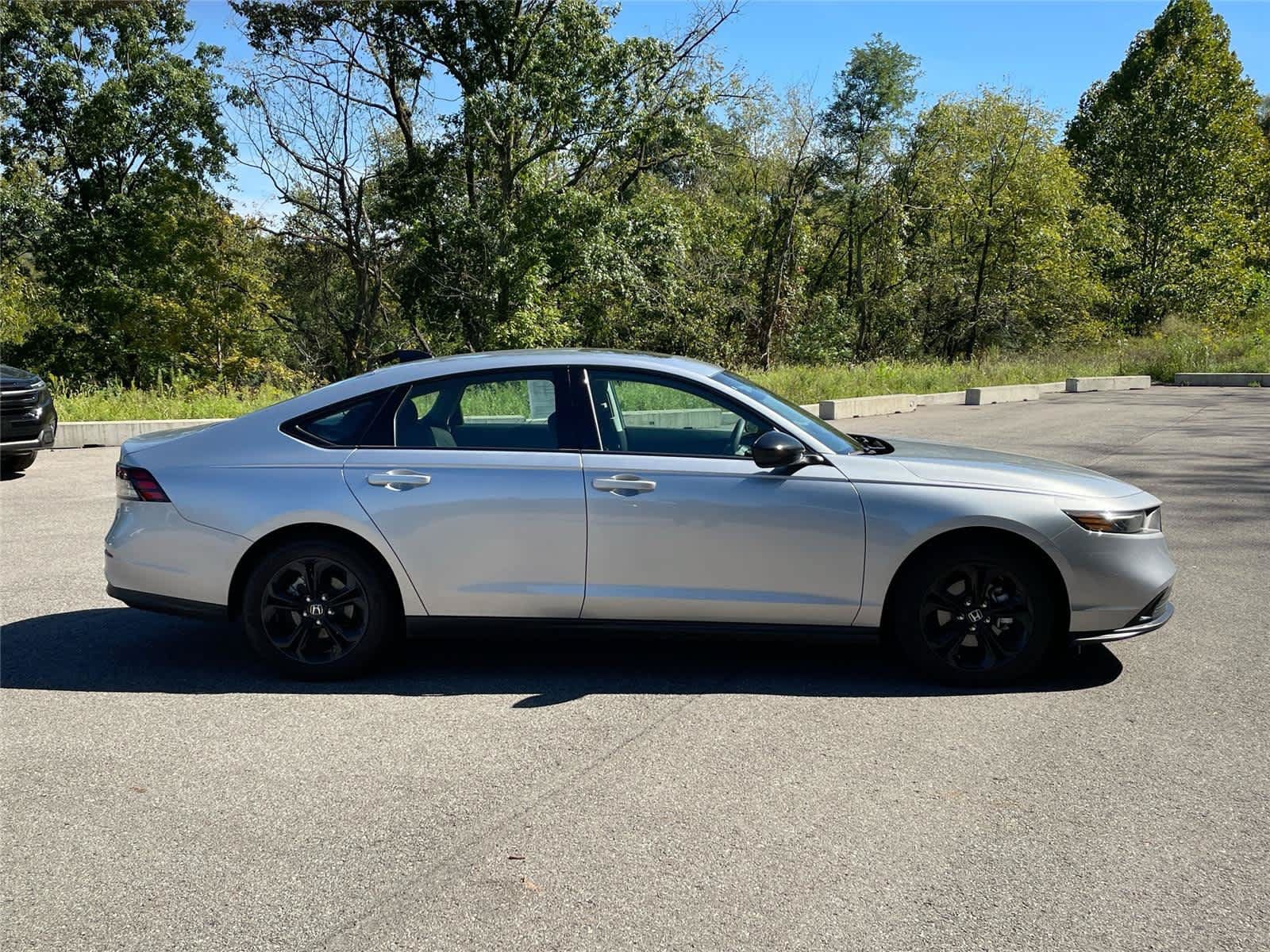 Used 2025 Honda Accord SE image 6