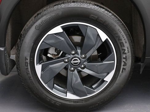 Used 2025 Nissan Rogue SV AWD/4WD image 41
