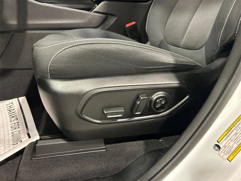 Used 2022 Jeep Grand Cherokee L Laredo w/ Luxury Tech Group I image 16