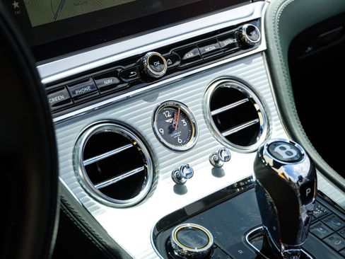 Used 2022 Bentley Continental GT AWD/4WD image 24