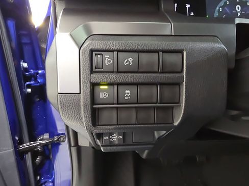 Used 2025 Toyota Tacoma SR5 image 26