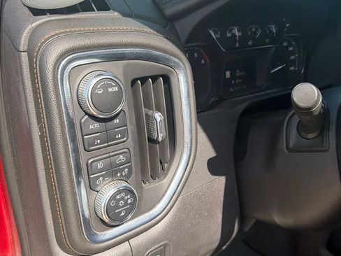 Used 2022 GMC Sierra 1500 AT4 w/ AT4 Premium Package AWD/4WD image 9