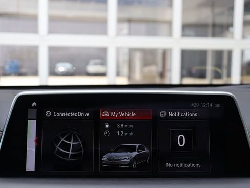 Used 2018 BMW 750i image 22