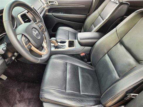 Used 2017 Jeep Grand Cherokee Limited w/ Luxury Group II image 11