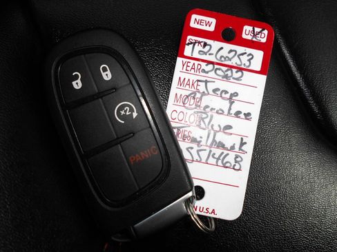 Certified 2022 Jeep Cherokee Trailhawk w/ Trailer Tow Group image 9