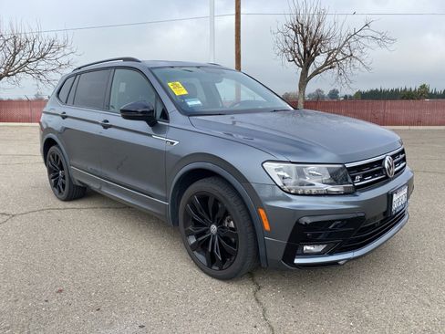 Used 2020 Volkswagen Tiguan SE R-Line image 3