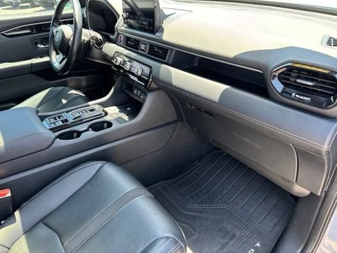 Used 2023 Honda Pilot Touring image 23