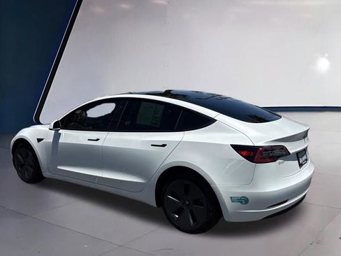 Used 2022 Tesla Model 3 Standard Range RWD image 4