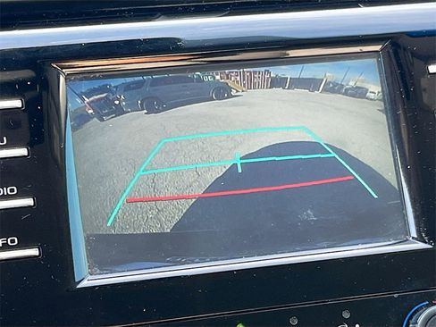 Used 2018 Toyota Camry LE image 13