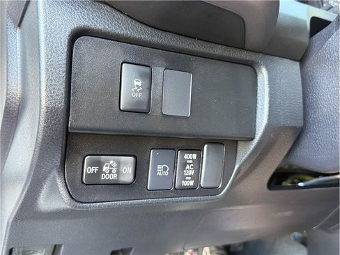 Used 2022 Toyota Tacoma TRD Sport w/ Technology Package RWD image 19