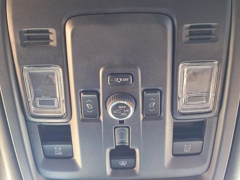 Used 2025 GMC Yukon XL Denali Ultimate w/ LPO, Illumination Package AWD/4WD image 18