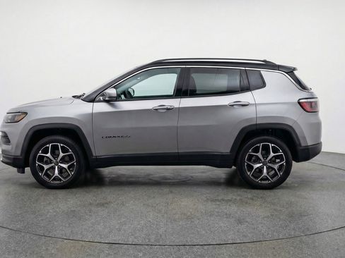 Used 2025 Jeep Compass Limited image 5