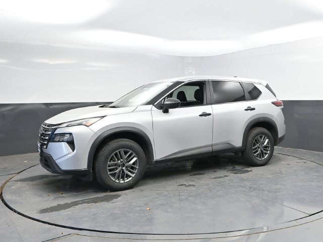 Used 2024 Nissan Rogue S AWD/4WD image 7
