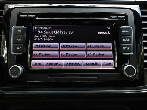 Used 2013 Volkswagen Beetle 2.0T image 36