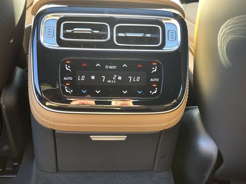 New 2026 Mercedes-Benz S 580 4MATIC Sedan image 36