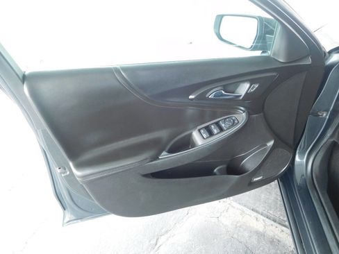 Used 2018 Chevrolet Malibu LT w/ Leather Package image 16