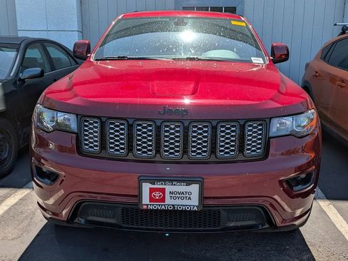 Used 2019 Jeep Grand Cherokee Altitude AWD/4WD image 2