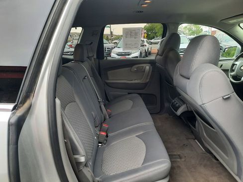 Used 2010 Chevrolet Traverse LT w/ Personal Connectivity Package AWD/4WD image 9