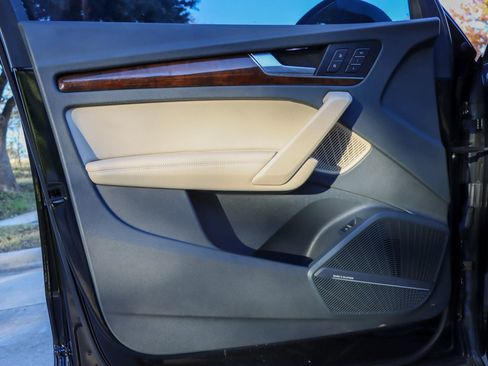 Used 2019 Audi Q5 2.0T Premium Plus w/ Premium Plus Package image 13