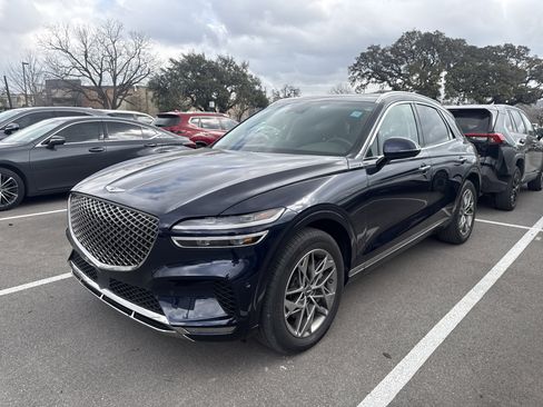 Used 2023 Genesis GV70 2.5T w/ Advanced Package image 4