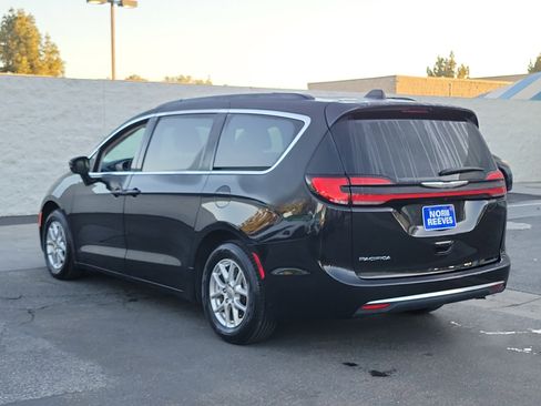Used 2022 Chrysler Pacifica Touring-L image 27