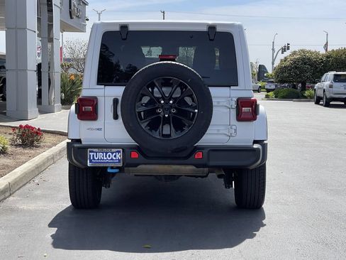 Used 2024 Jeep Wrangler Unlimited Sahara AWD/4WD image 6