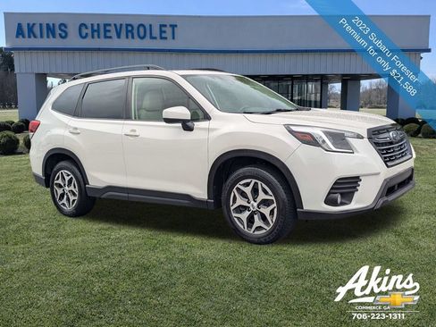 Used 2023 Subaru Forester Premium AWD/4WD image 2
