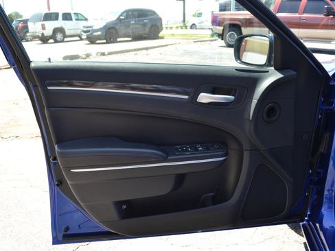 Used 2018 Chrysler 300 Touring L AWD/4WD image 30