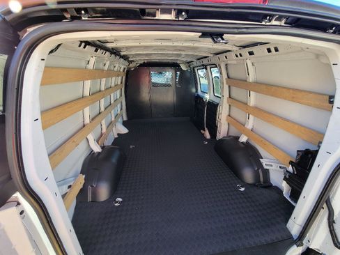 Used 2024 GMC Savana 2500 w/ Driver Convenience Package image 26