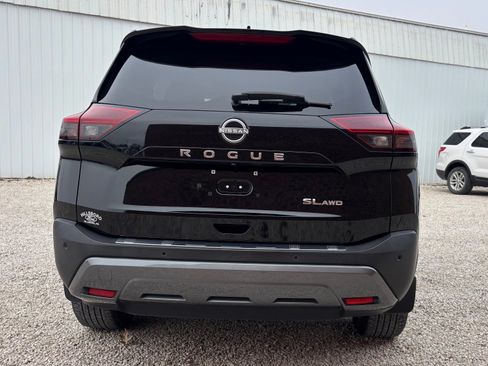 Used 2023 Nissan Rogue SL w/ SL Premium Package image 4