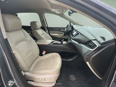 Used 2020 Buick Enclave Essence FWD image 16