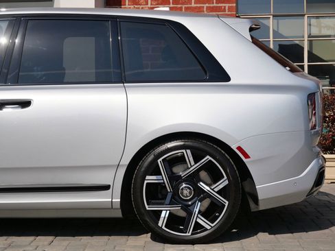 Used 2026 Rolls-Royce Cullinan Black Badge AWD/4WD image 22