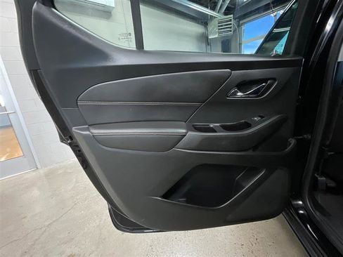 Used 2020 Chevrolet Traverse RS FWD image 20