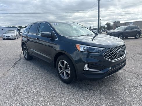 Used 2024 Ford Edge SEL w/ Convenience Package AWD/4WD image 2