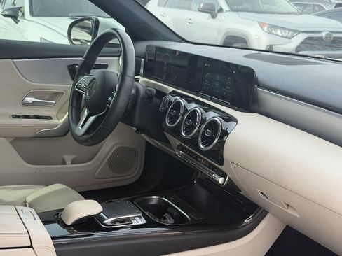 Used 2020 Mercedes-Benz A 220 image 28