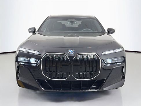 New 2026 BMW i7 xDrive60 w/ Executive Package AWD/4WD image 3