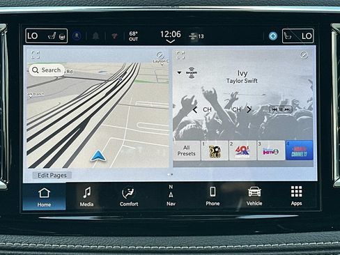 New 2026 Chrysler Pacifica Limited w/ Uconnect Theater Family Group FWD image 3