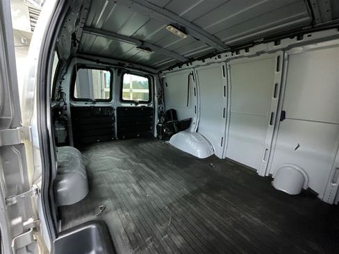 Used 2024 Chevrolet Express 2500 w/ Driver Convenience Package RWD image 19