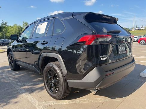 Used 2024 Toyota RAV4 XLE FWD image 5