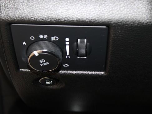 Used 2022 Jeep Grand Cherokee Laredo X image 35